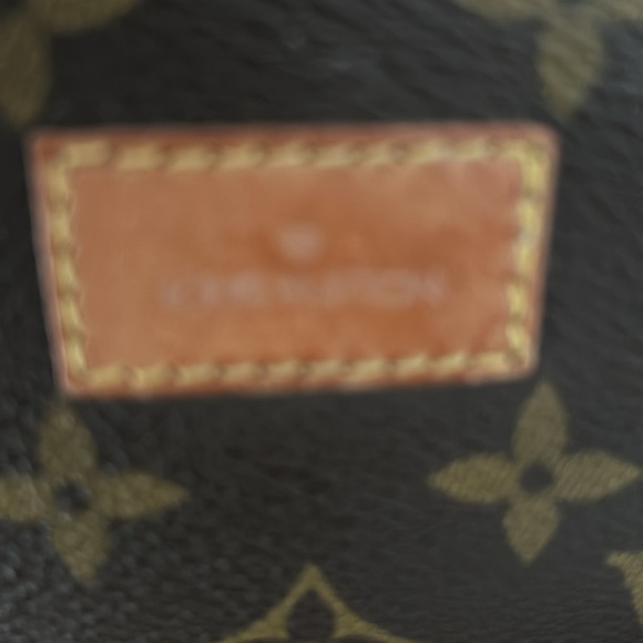 ❤️Louis Vuitton Saumur 30 Crossbody Shoulder Bag - Picture 4 of 6